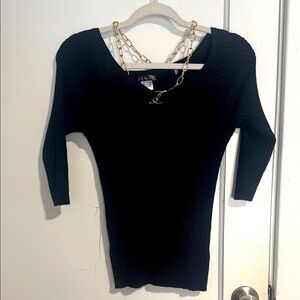 VENUS Elegant Black Ribbed Sweater